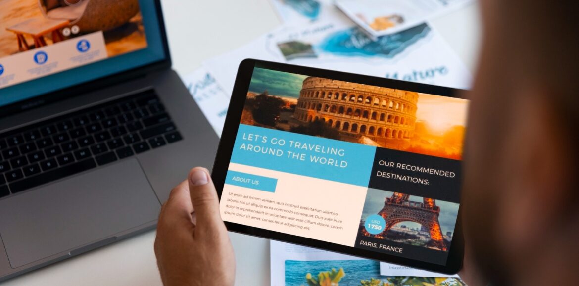 ordinateur montrant le site d'une agence web tourisme